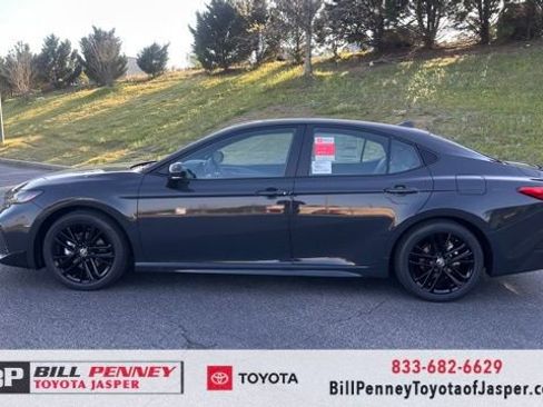 New 2026 Toyota Camry SE image 2