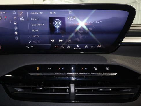 Certified 2026 Buick Enclave Preferred w/ Power Package AWD/4WD image 12