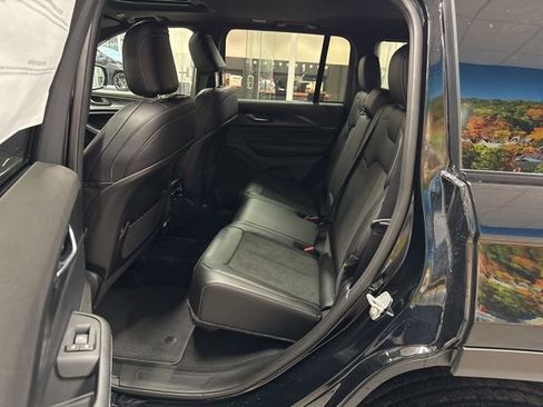 New 2025 Jeep Grand Cherokee Laredo image 37