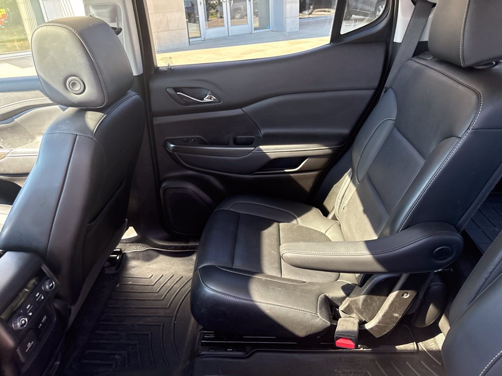 Used 2022 GMC Acadia SLT w/ Preferred Package FWD image 9