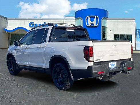 New 2026 Honda Ridgeline Black Edition image 4