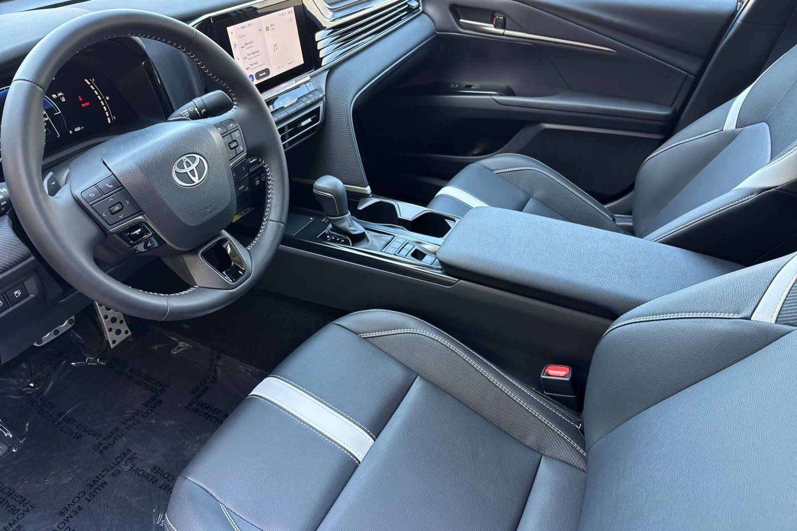 Used 2026 Toyota Camry Hybrid FWD image 12