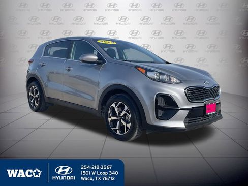 Used 2022 Kia Sportage LX image 3