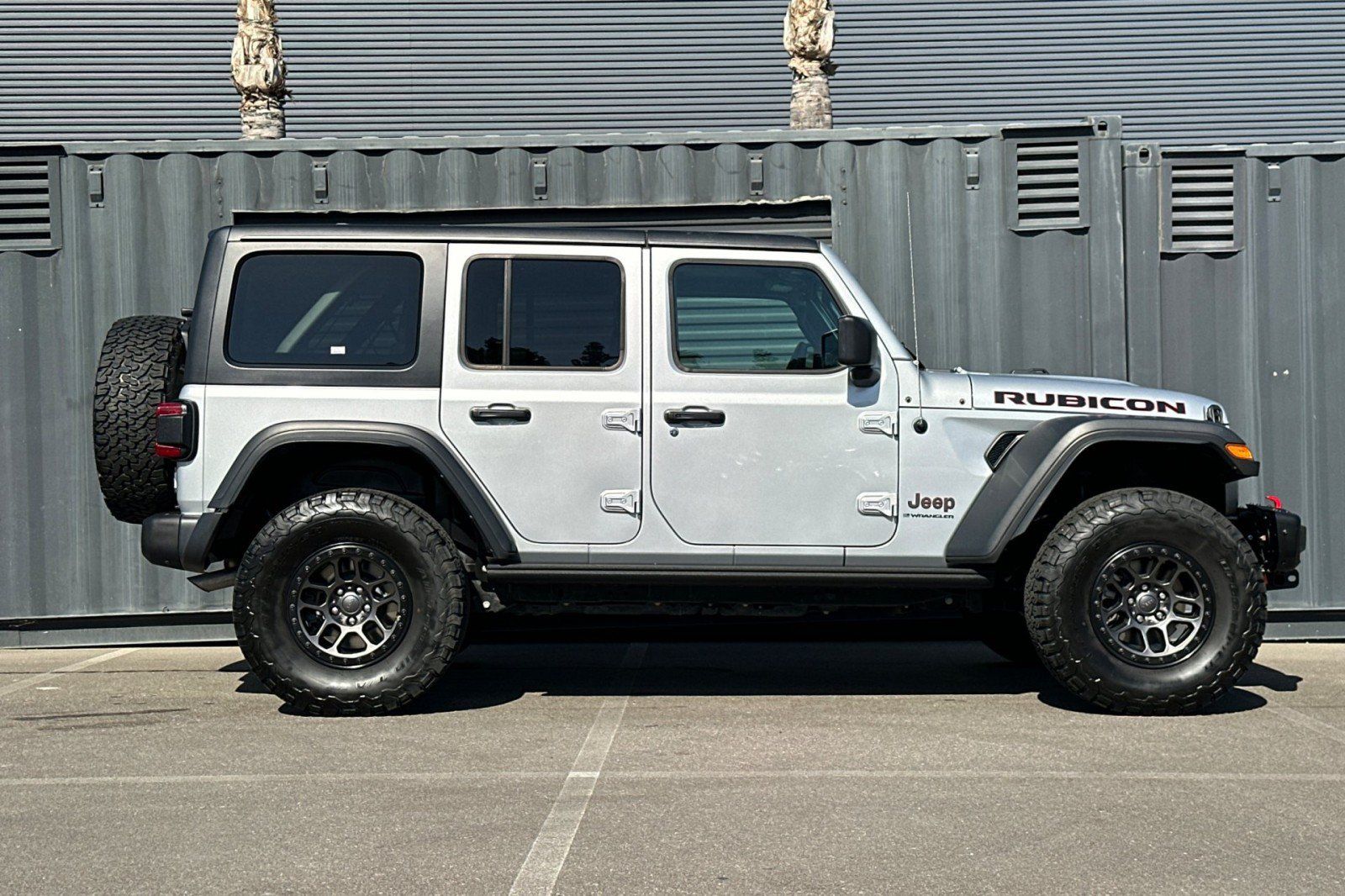 Used 2023 Jeep Wrangler Unlimited Rubicon w/ Xtreme 35 Tire Package AWD/4WD image 9