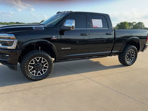 Used 2025 RAM 2500 Limited image 3