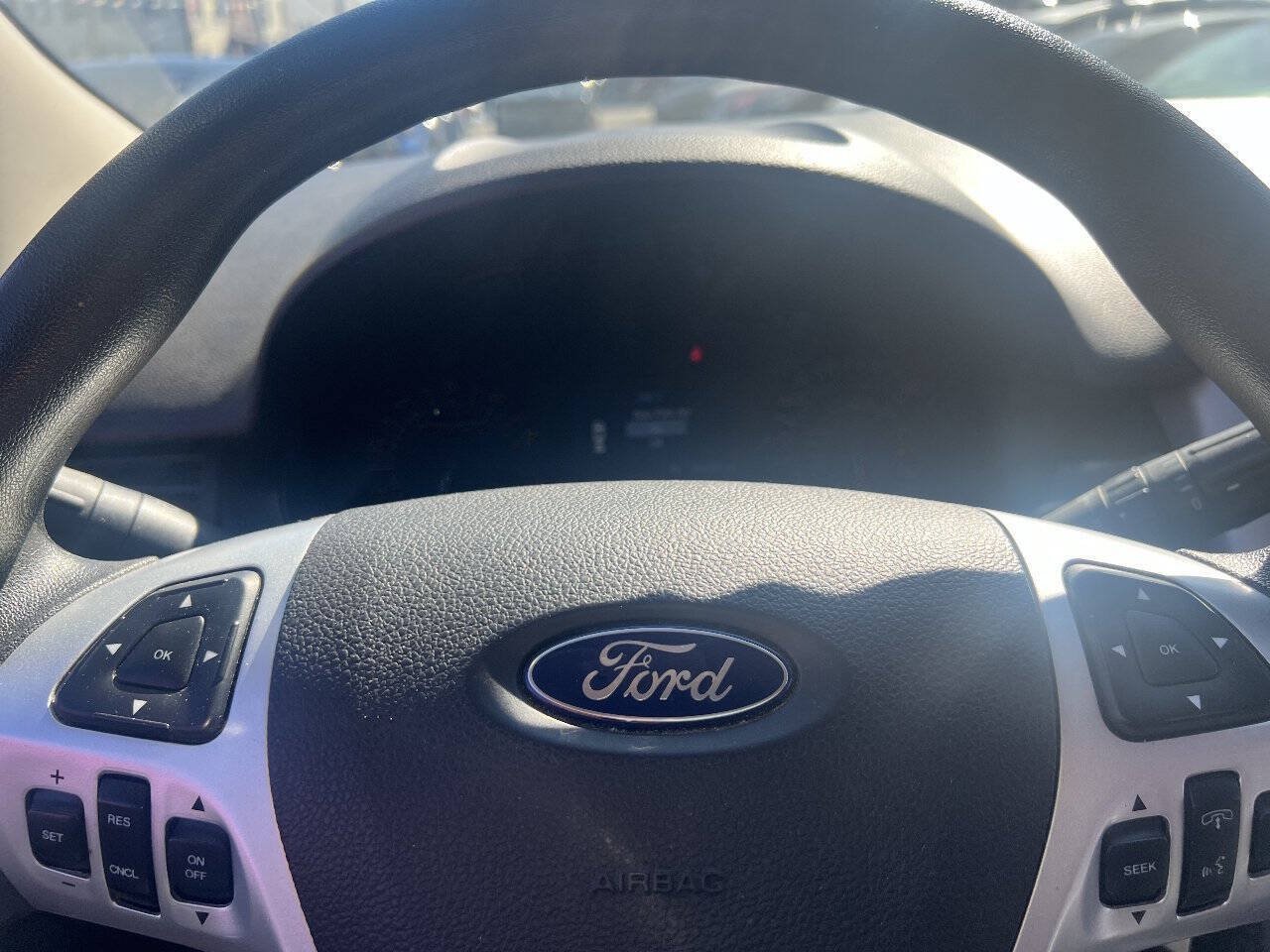 Used 2014 Ford Edge SE w/ Equipment Group 101A AWD/4WD image 3