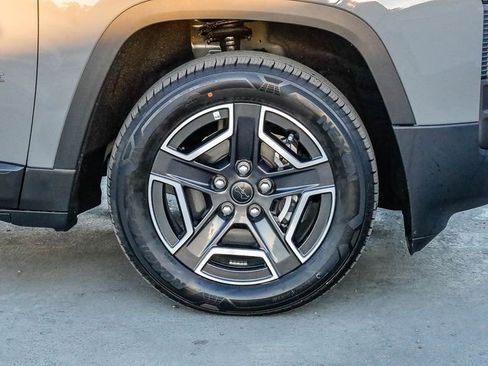 New 2026 Jeep Cherokee Laredo AWD/4WD image 11