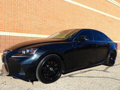 Used 2018 Lexus IS 300 F Sport w/ F Sport Package image 9