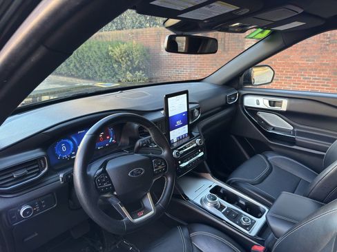 Used 2021 Ford Explorer ST w/ Equipment Group 401A image 18