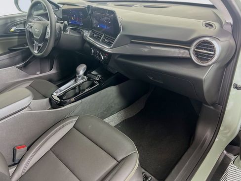 New 2026 Chevrolet Trax ACTIV w/ Sunroof Package image 28