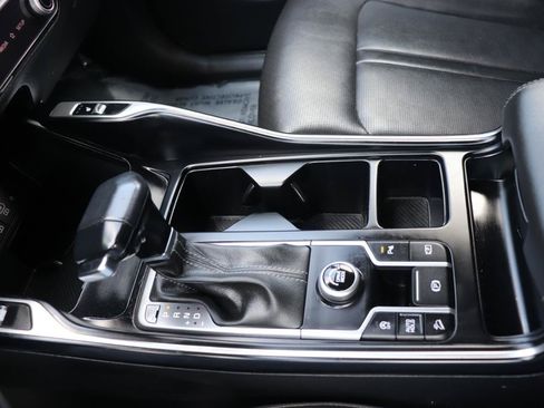 Used 2024 Kia Sorento S FWD image 45