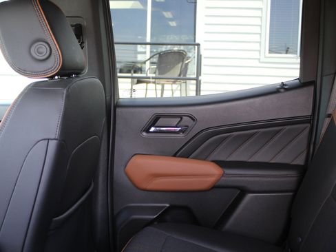 Used 2023 GMC Canyon AT4 w/ Technology Package image 44