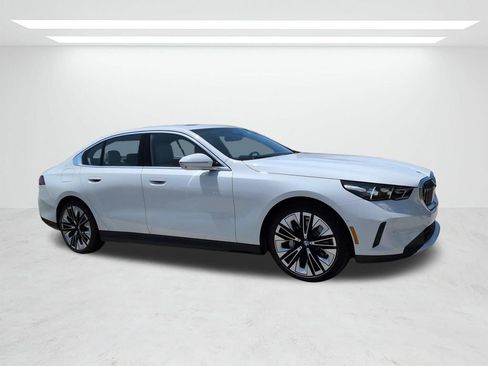 New 2027 BMW 530i w/ Premium Package RWD image 2