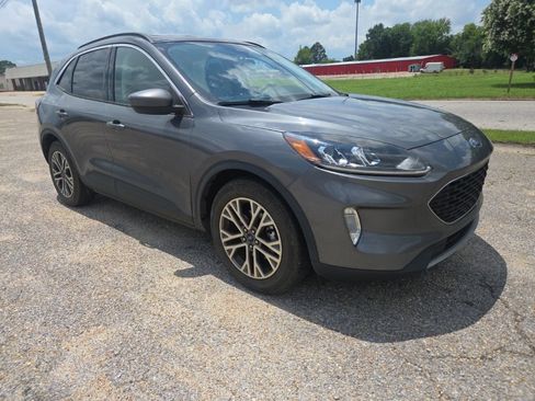 Used 2022 Ford Escape SEL w/ Technology Package FWD image 12