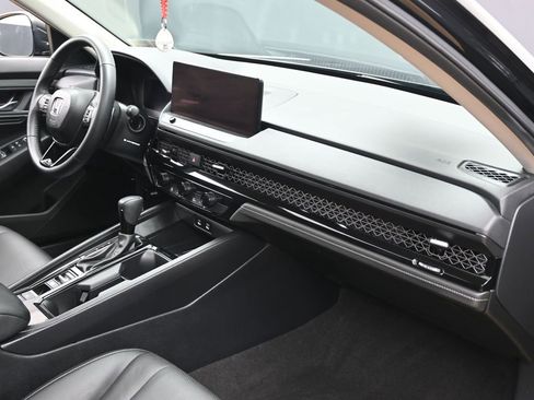 Used 2025 Honda Accord EX-L image 35
