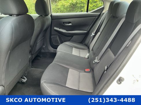 Used 2021 Nissan Sentra SV FWD image 12