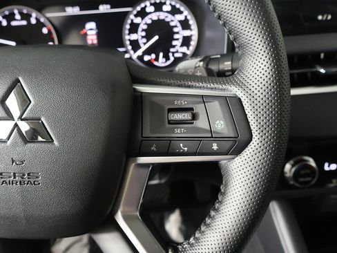 New 2026 Mitsubishi Outlander SE image 45