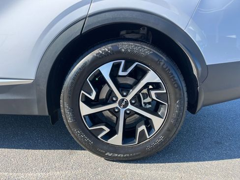 Used 2025 Kia Sportage EX image 10