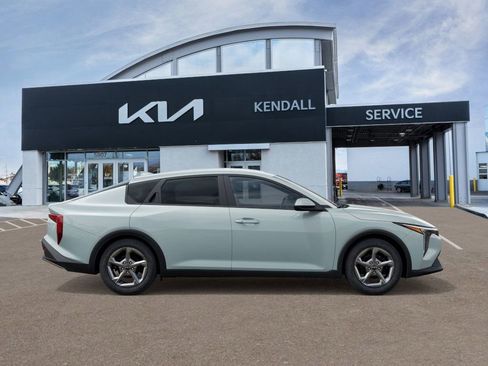 New 2026 Kia K4 LXS image 7