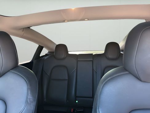 Used 2018 Tesla Model 3 Long Range AWD/4WD image 28