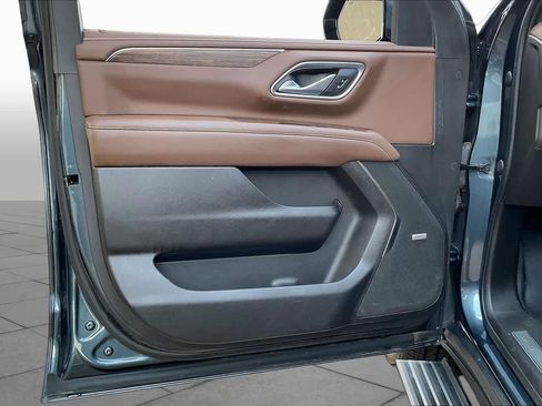 Used 2021 Chevrolet Tahoe High Country w/ Premium Package 2 AWD/4WD image 22