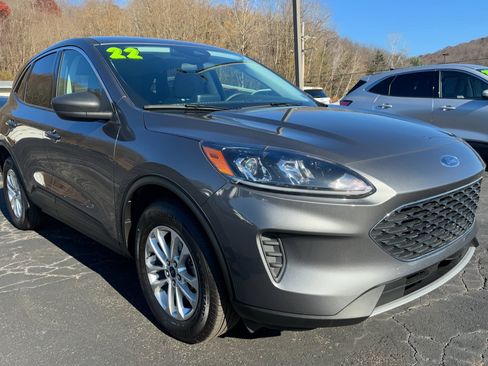 Used 2022 Ford Escape SE w/ Convenience Package image 1