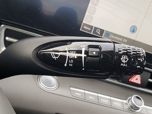 Used 2023 Hyundai Elantra SEL w/ Convenience Package image 29