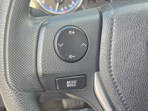 Used 2019 Toyota Corolla LE FWD image 28