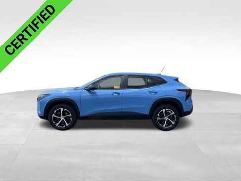 Used 2024 Chevrolet Trax RS w/ Driver Confidence Package FWD image 3