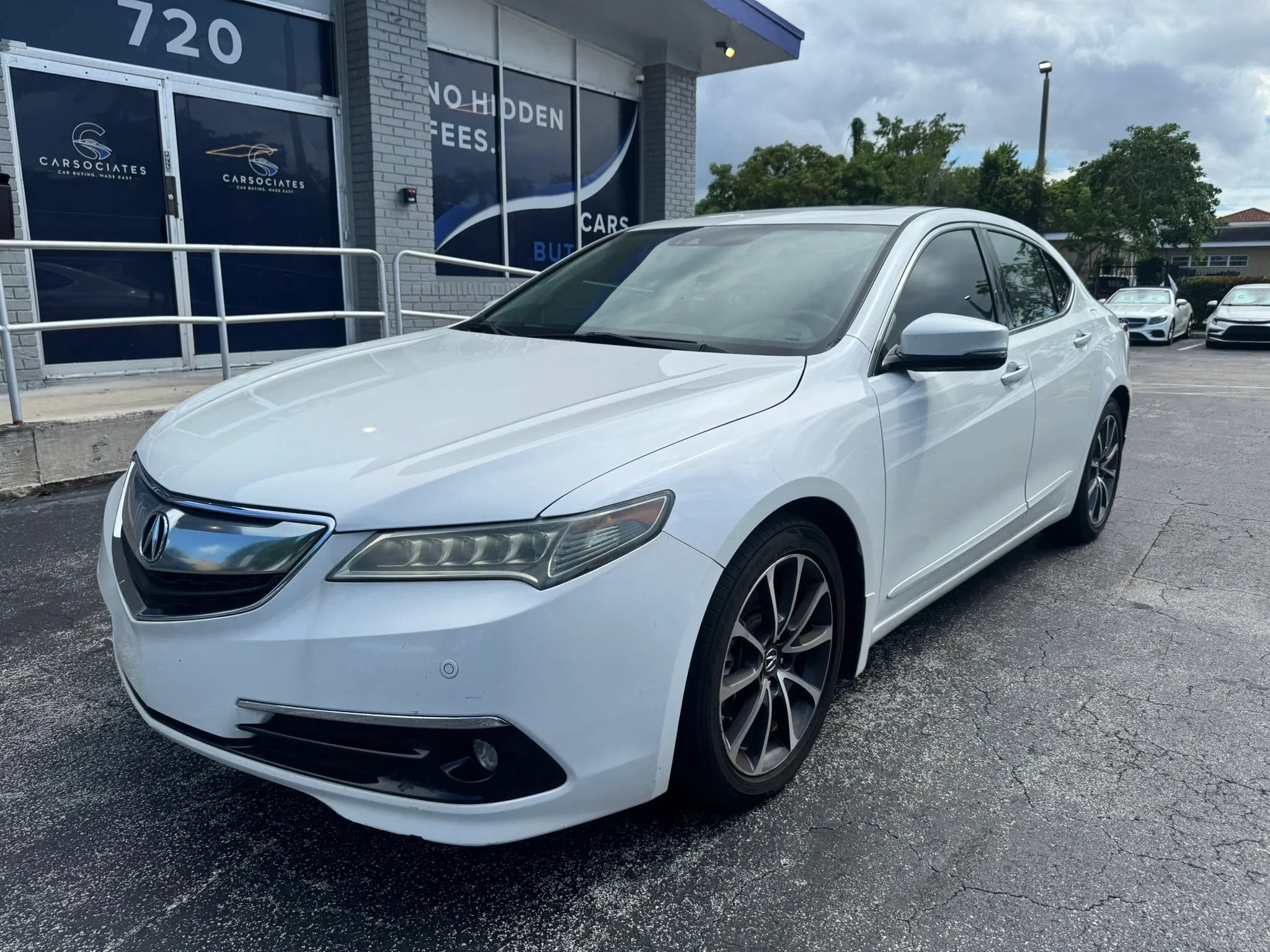 Used 2016 Acura TLX w/ Advance Package FWD image 1