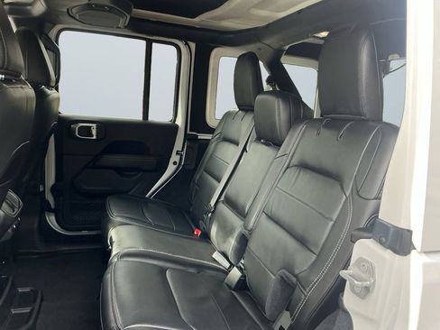 Used 2022 Jeep Wrangler Unlimited Sahara w/ Cold Weather Group image 13