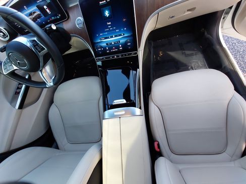 Used 2022 Mercedes-Benz C 300 C 300 image 13