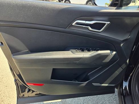 New 2027 Kia Sportage S FWD image 17