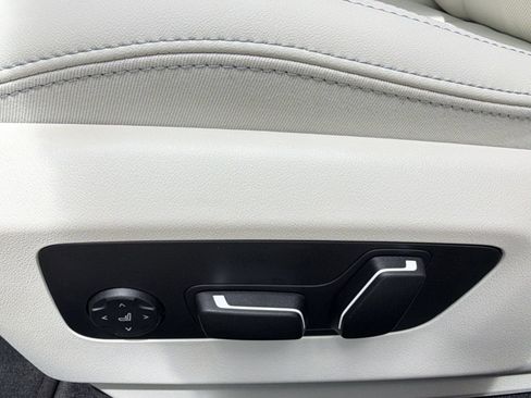 New 2026 BMW 330i Sedan w/ Convenience Package RWD image 14
