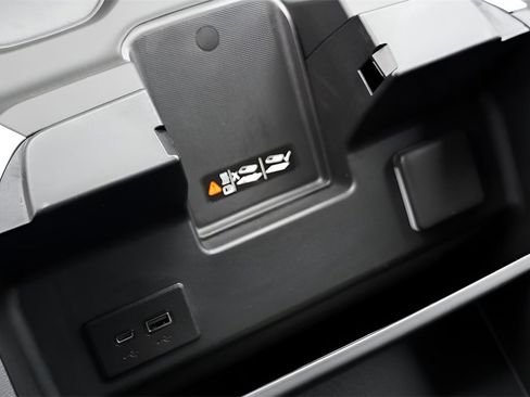 New 2026 GMC Sierra 1500 SLT image 15