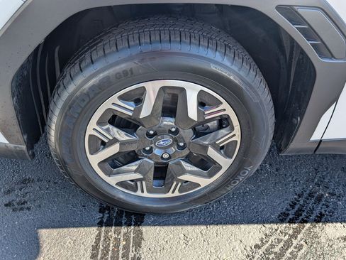 Used 2025 Subaru Forester Premium image 29