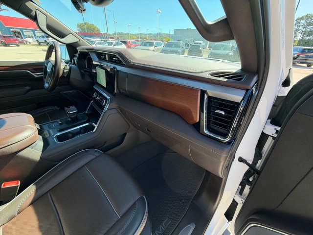 Used 2023 GMC Sierra 1500 Denali w/ Technology Package AWD/4WD image 32