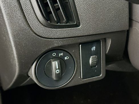 Used 2009 Ford Focus SE FWD image 17