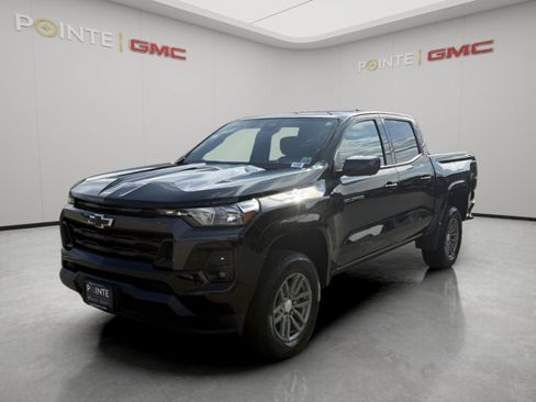 Used 2023 Chevrolet Colorado LT w/ LT Convenience Package II AWD/4WD image 5