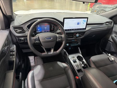 Used 2023 Ford Escape ST-Line w/ Tech Pack #1 AWD/4WD image 18