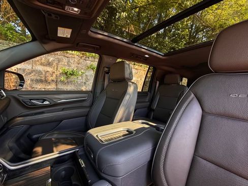 Used 2023 GMC Yukon XL Denali AWD/4WD image 31