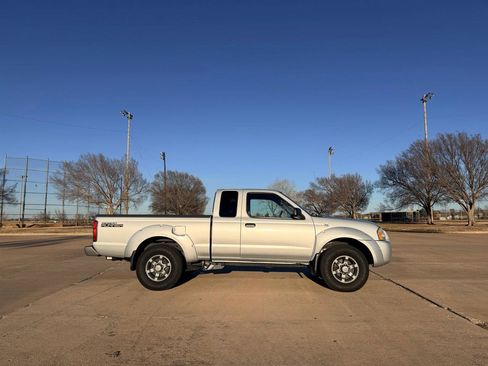 Used 2004 Nissan Frontier XE Desert Runner w/ (VTP) Value Truck Pkg image 26