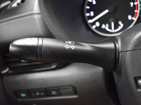 Used 2025 Nissan Sentra SV FWD image 25