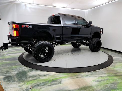 Used 2023 Ford F250 Platinum AWD/4WD image 5
