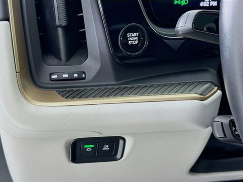 Certified 2024 Porsche Cayenne S AWD/4WD image 15