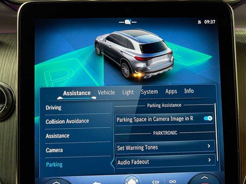 Certified 2025 Mercedes-Benz GLC 300 4MATIC image 35