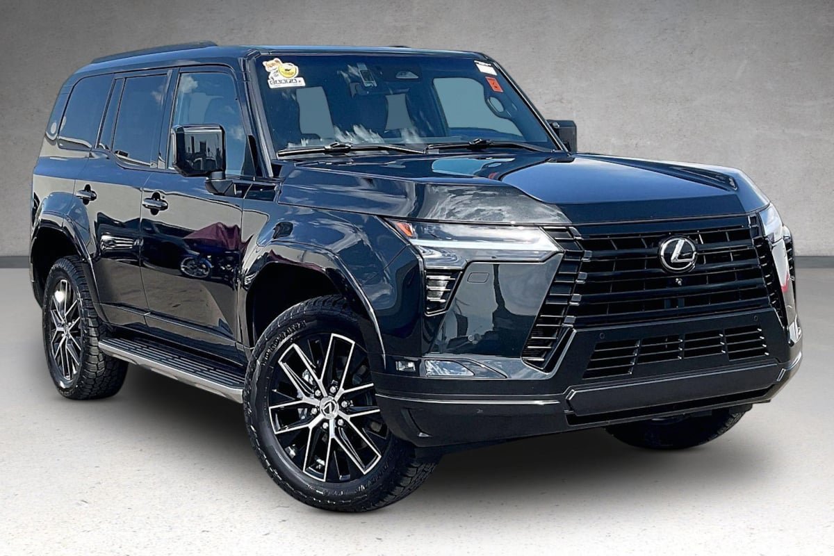 Used 2024 Lexus GX 550 w/ Accessory Package (Z1) AWD/4WD image 2