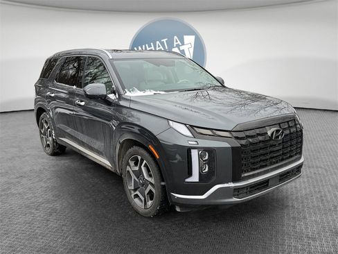 Used 2024 Hyundai Palisade Limited image 1