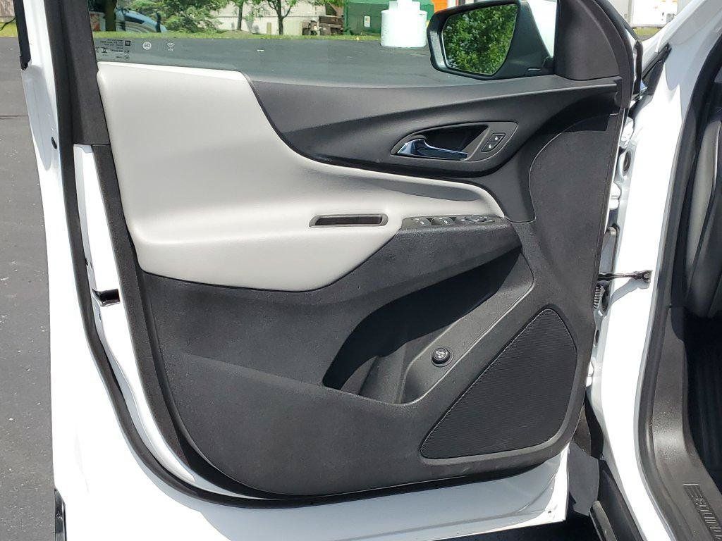 Used 2024 Chevrolet Equinox LT FWD image 21