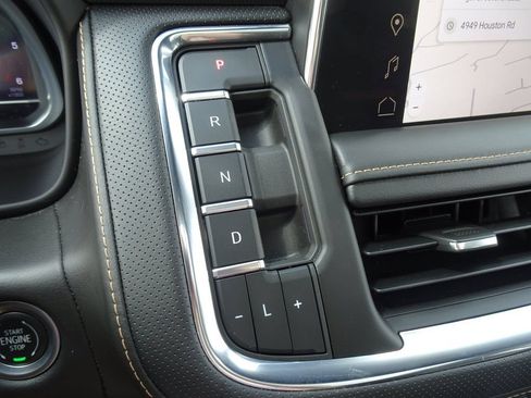 Used 2023 GMC Yukon AT4 w/ AT4 Premium Package AWD/4WD image 18
